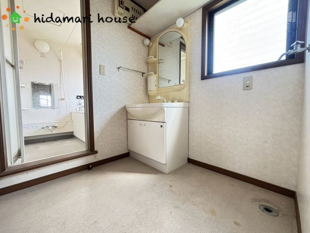 鴻巣市箕田　中古二世帯住宅の脱衣所|2F