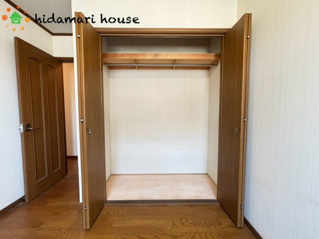 鴻巣市箕田　中古二世帯住宅の収納