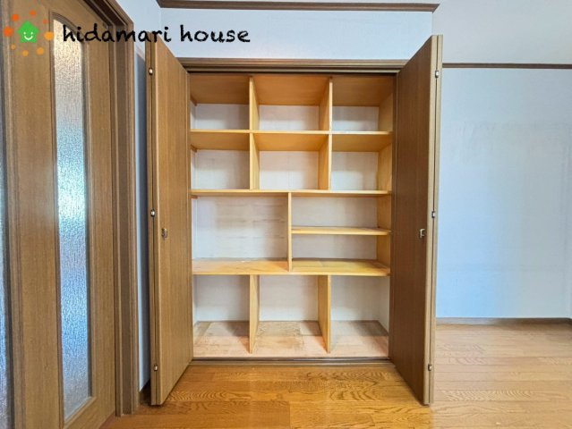 鴻巣市箕田　中古二世帯住宅の収納