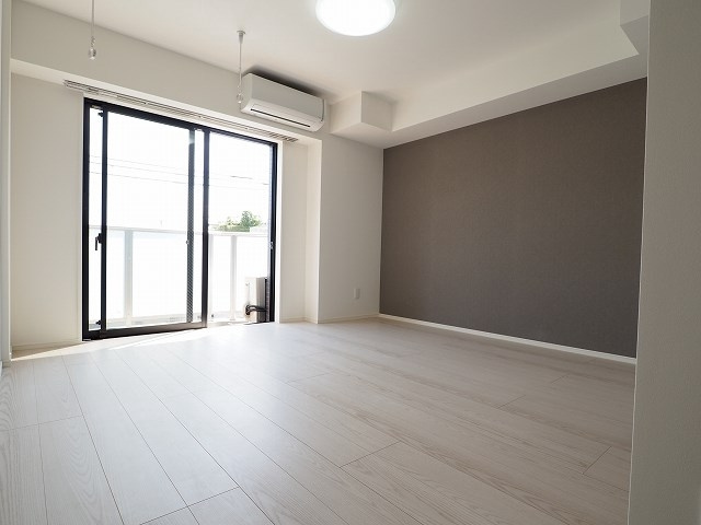 【寝室】 | レオーネ方南町
