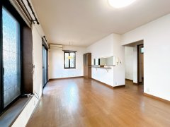 龍ケ崎市久保台3丁目　中古戸建の居間・リビング|【リフォーム中6/21更新】LDKの写真です。対面キッチンなのでお子様の様子をみながら料理ができるお家です。