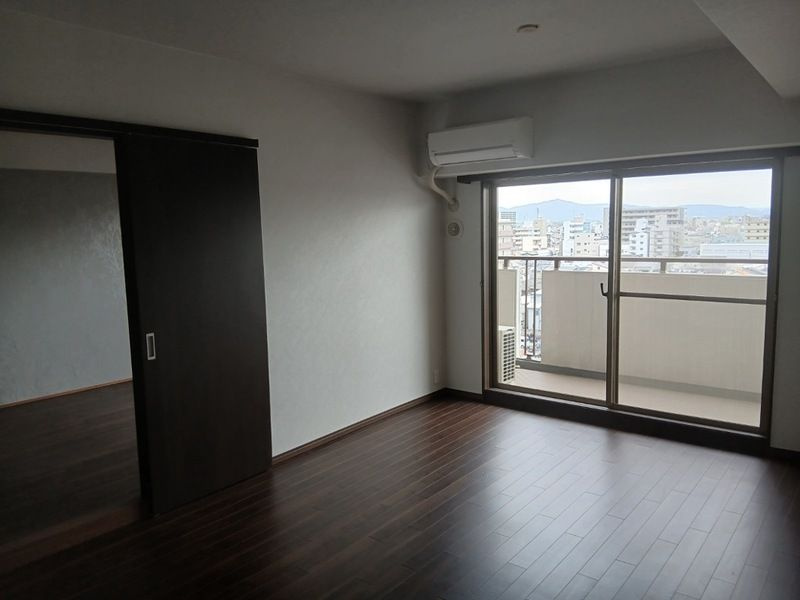 大阪市東住吉区田辺４丁目の賃貸マンションの居間・リビング