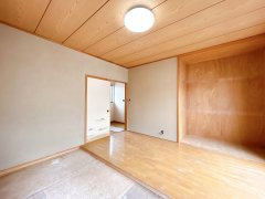 龍ケ崎市平台1丁目　中古戸建の和室|【リフォーム中6/5更新】二階和洋室写真。家具などが置きやすいように畳からフローリングへ変更します。天井壁クロス貼り替え、フローリング張り替え、照明交換、他。
