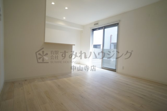 ライブリックスの居間・リビング|参考、同建物・反転間取りの号室