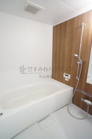 ライブリックスの浴室|参考、同建物・反転間取りの号室
