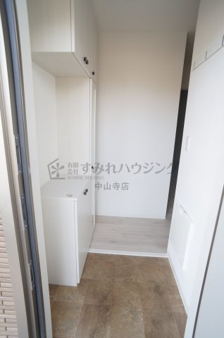 ライブリックスの玄関|参考、同建物・反転間取りの号室
