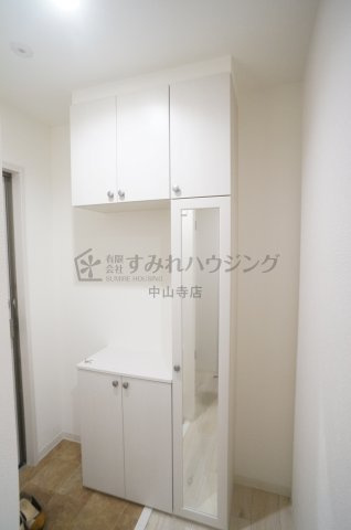 ライブリックスの玄関|参考、同建物・反転間取りの号室