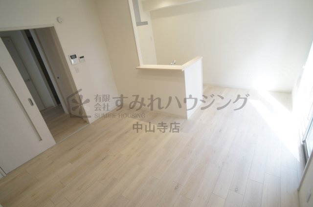 ライブリックスの居間・リビング|参考、同建物・反転間取りの号室