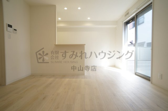 ライブリックスの居間・リビング|参考、同建物・反転間取りの号室