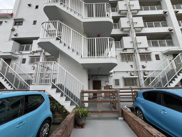 藤沢市鵠沼海岸2丁目　鵠沼ニューマンションのエントランス|マンション入り口◇◇