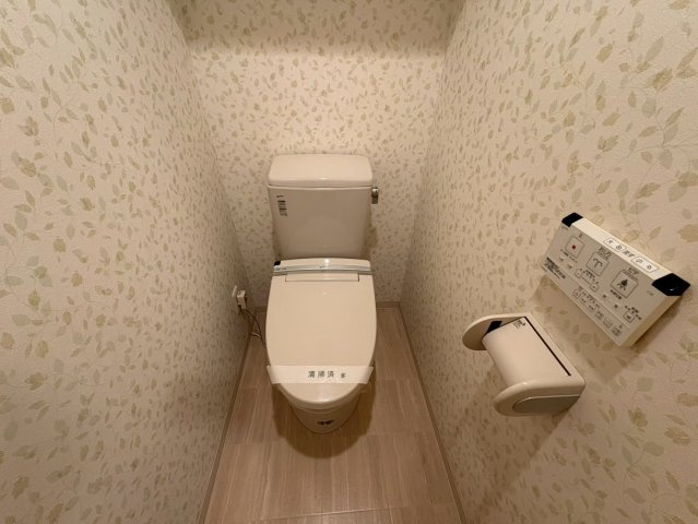 豊中市本町１丁目の賃貸マンションのトイレ