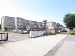 牛久市さくら台3丁目　中古戸建の周辺|【中学校】牛久市立牛久南中学校まで850ｍ。（徒歩11分/自転車4分）