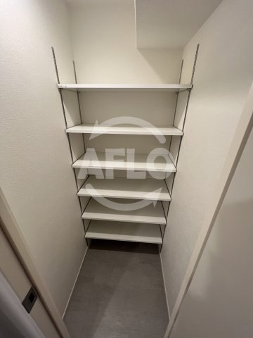 スプランディッド弁天町の収納|スプランディッド弁天町　シューズインクローゼット