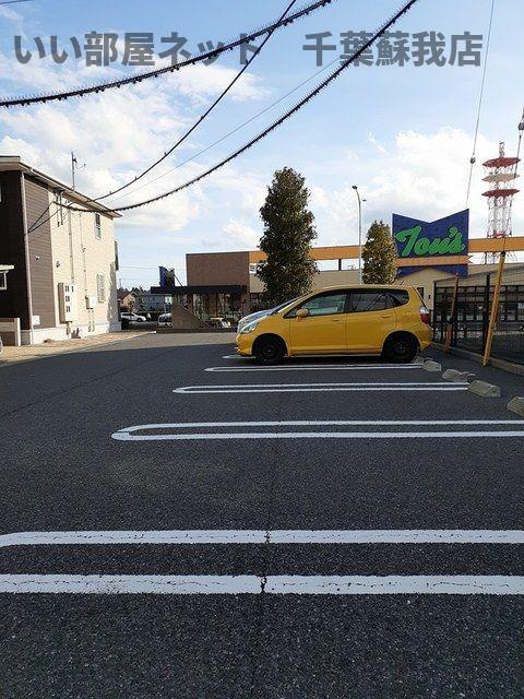 ブリランテ　オリオンⅢの駐車場