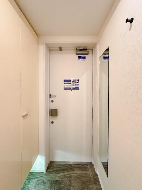 レジディア代官山の玄関