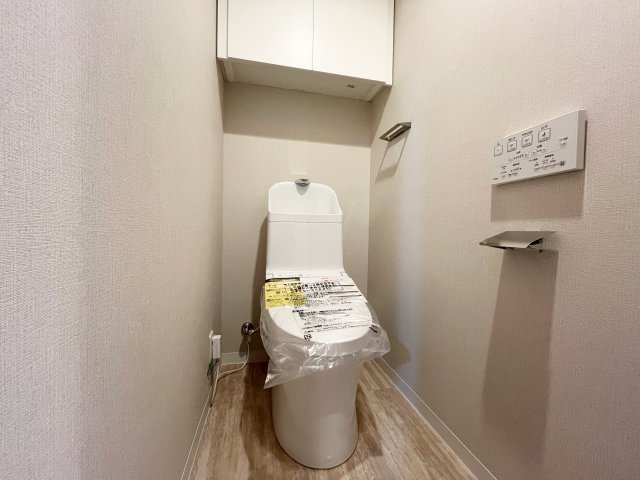 ライオンズガーデン航空公園のトイレ|トイレ上の収納はあると便利です！温水洗浄便座完備！