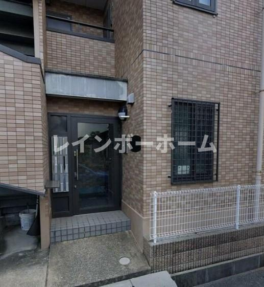 アーバンステージ南流山【仲介手数料：50％OFF】対象物件！の玄関|収納もある玄関です