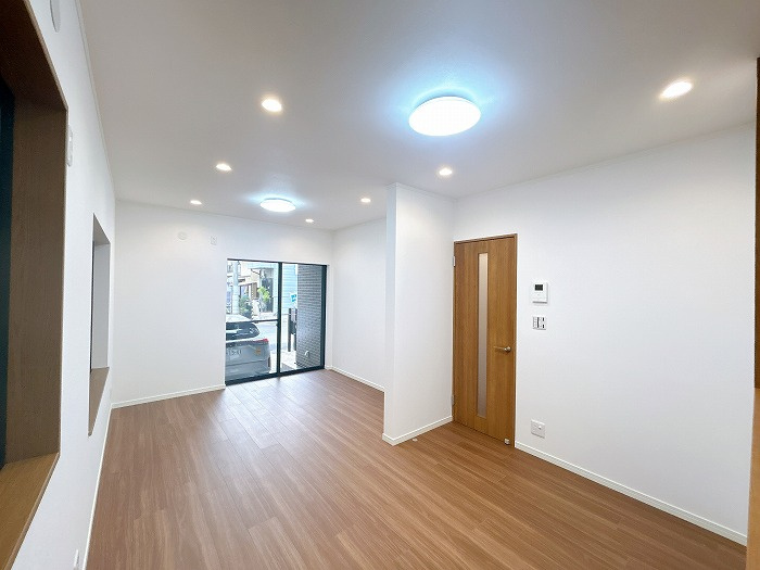高槻市津之江町3丁目戸建の居間・リビング