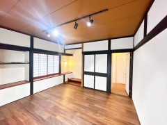 牛久市猪子町　中古戸建の洋室