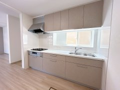 【キッチン】 | 仲介手数料無料！川上小学校に通えるリフォーム済み中古住宅　宇部市西岐波東片倉 | 使い勝手の良いシステムキッチンで楽しくクッキング♪