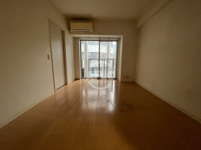 URBAN FLATS中之島の内装|La Douceur中之島（ラドゥセール中之島） リビング