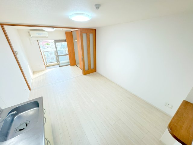 クレア大牟田駅前の居間・リビング|他号室の写真の為異なる場合は、現況優先とします。