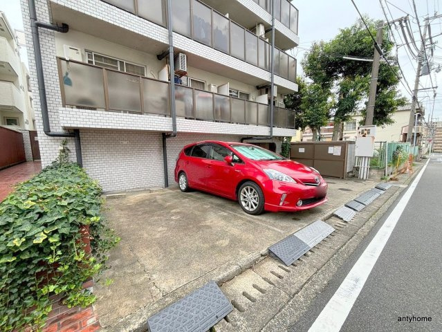RHYTHM江坂町　仲介手数料無料の駐車場