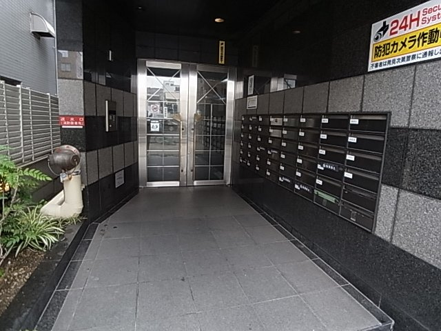 神戸市長田区野田町５丁目の賃貸マンションのエントランス