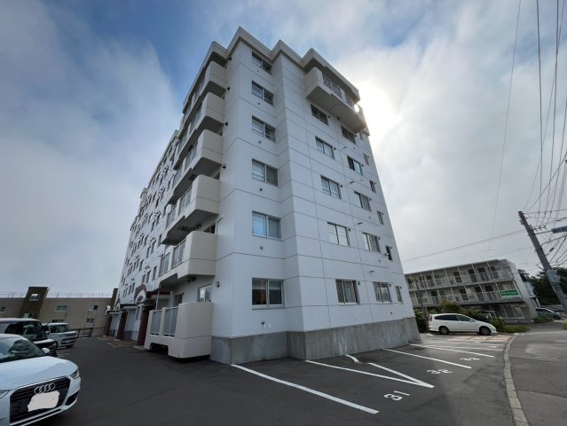ロジェ鶴ヶ岱　中古マンション407号室の外観