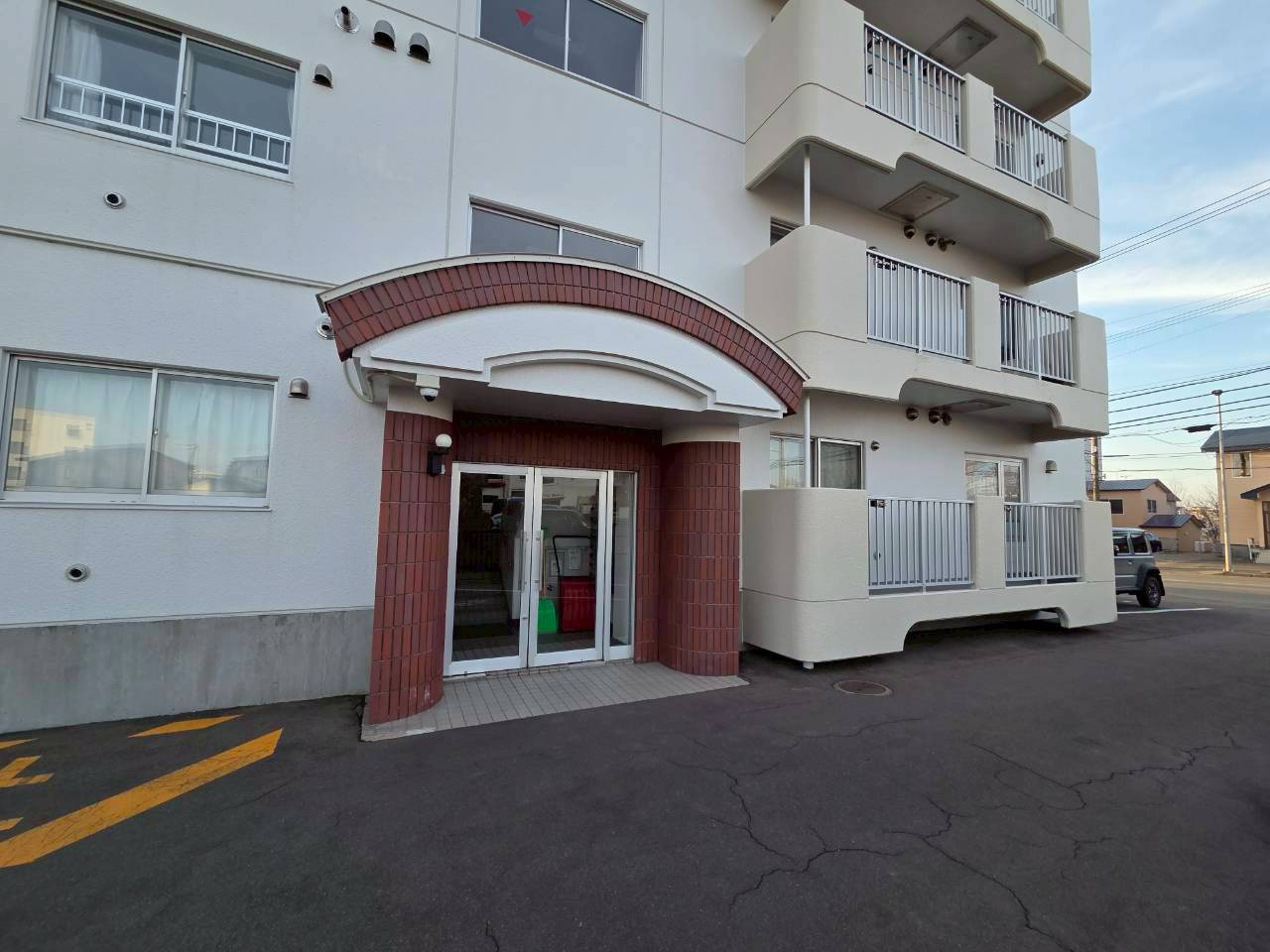 ロジェ鶴ヶ岱　中古マンション407号室の外観
