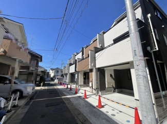 【内観：施工例】 | 横浜市泉区中田北2丁目　新築分譲住宅　全4棟 | 同施工会社施工例（リビング）