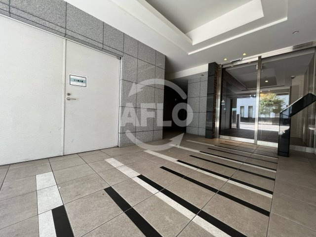 アネスト北堀江　堀江小学校区のエントランス|アネスト北堀江　外観