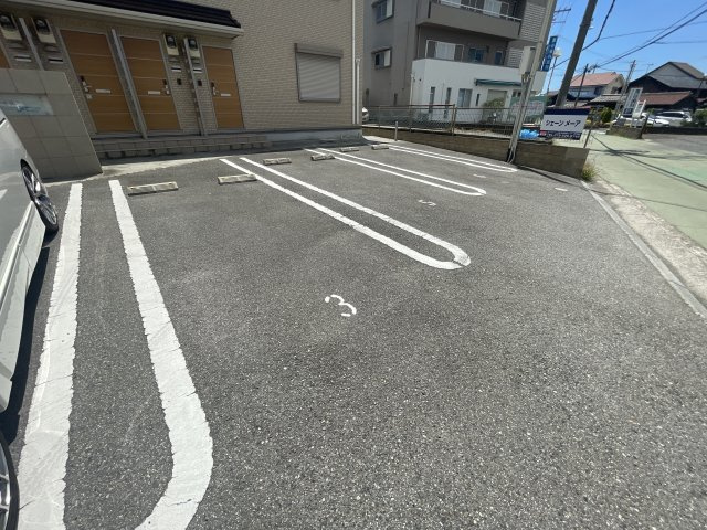 シェーン　メーアの駐車場