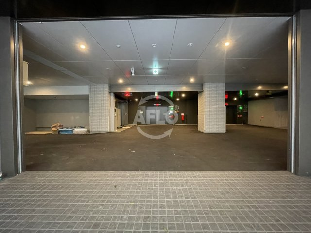 プレミストタワー靱本町　明治小学校区の駐車場|プレミストタワー靭本町　敷地内駐車場