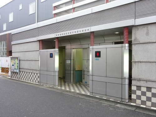 目黒区上目黒４丁目のアパートの周辺|【市役所・区役所】公衆トイレまで491ｍ
