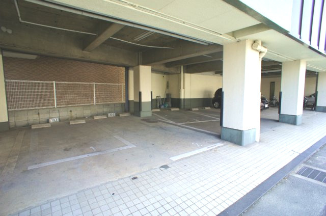 タワーサイドビル【キャッシュバック対象】の駐車場