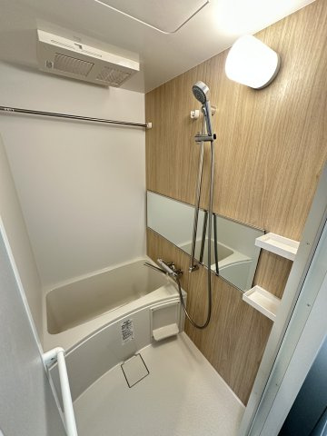 ファーストフィオーレ新町ファジスタの浴室
