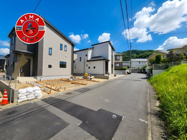 福岡市南区柏原6丁目第1-2棟（A号棟）の前面道路含む現地写真|見学の時間などお気軽にお問い合わせ下さい。