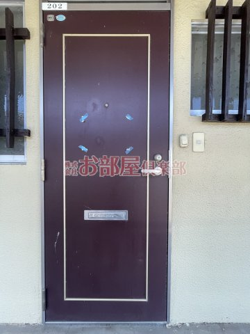 コムレッドハウスの玄関|収納もある玄関です