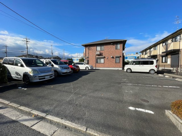 シャンテかしの木の駐車場