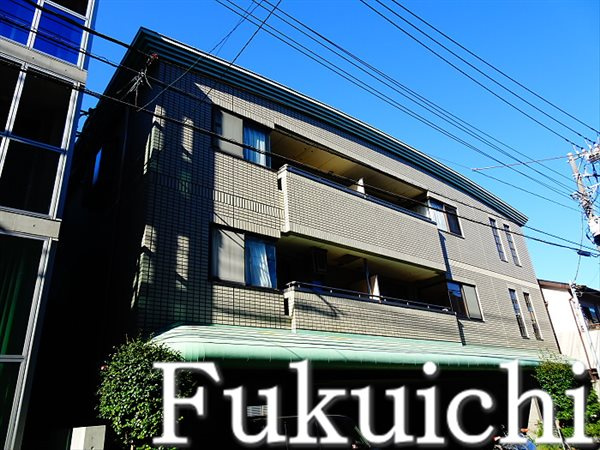 いしおかビル中央の外観