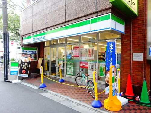 いしおかビル中央の周辺|【コンビニエンスストア】ファミリーマート都立大学駅西店まで202ｍ