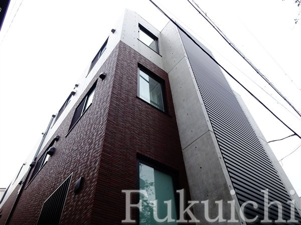ウェルスクエアイズム都立大学の外観
