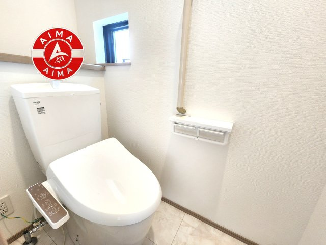 福岡市南区柏原6丁目第1-2棟（B号棟）の内観：施工例|温水洗浄便座を完備しております。2ヶ所にトイレがあるのは朝の慌ただしい時間も安心です。