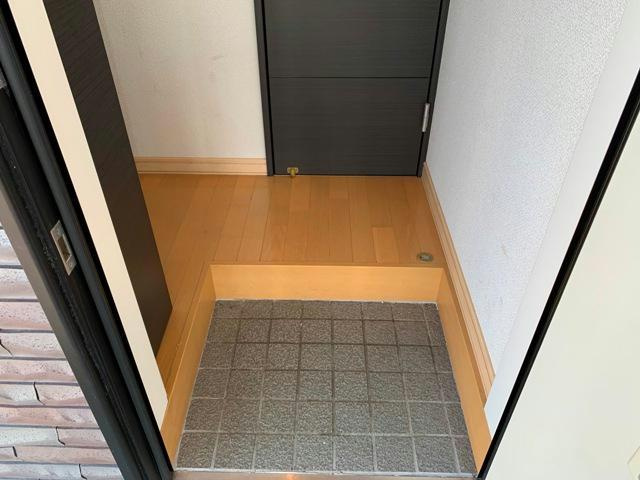 アーバンエステート浪花Ｋの玄関