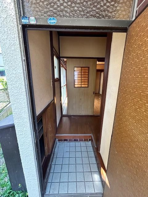 秋津戸建の玄関
