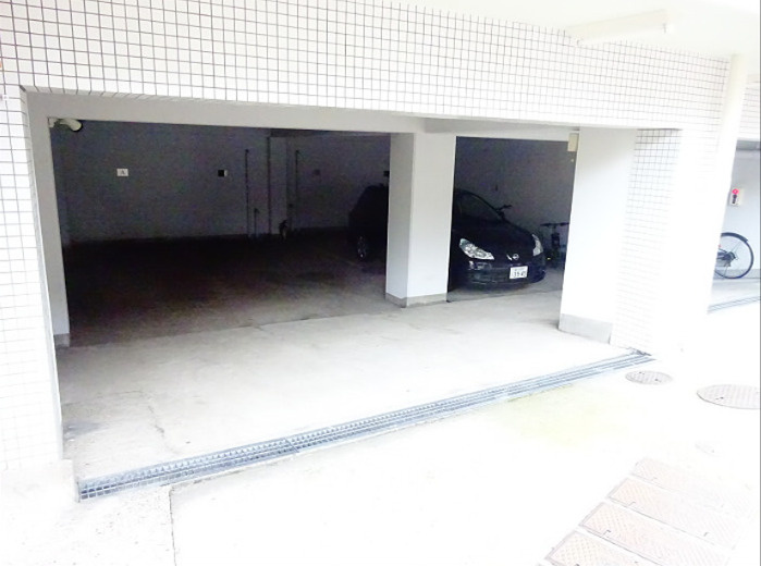 グランエクリュ中目黒の駐車場