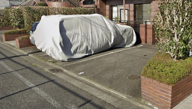 グランドール深沢の駐車場