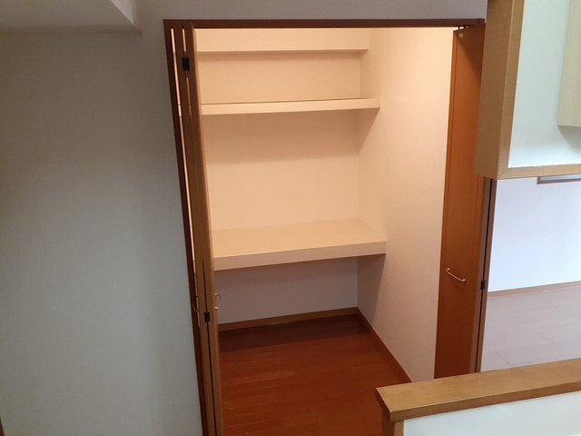 横浜市中区上野町２丁目の賃貸マンションの収納
