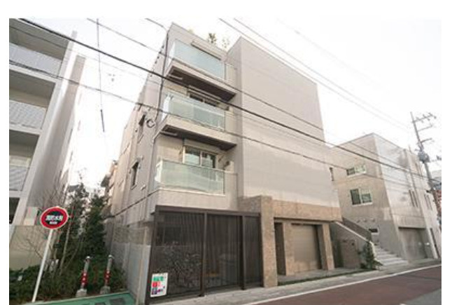 コリンシア の外観